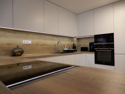 Realizácia modernej kuchyne s obývačkou v Gbeľanoch / projekt č.060/